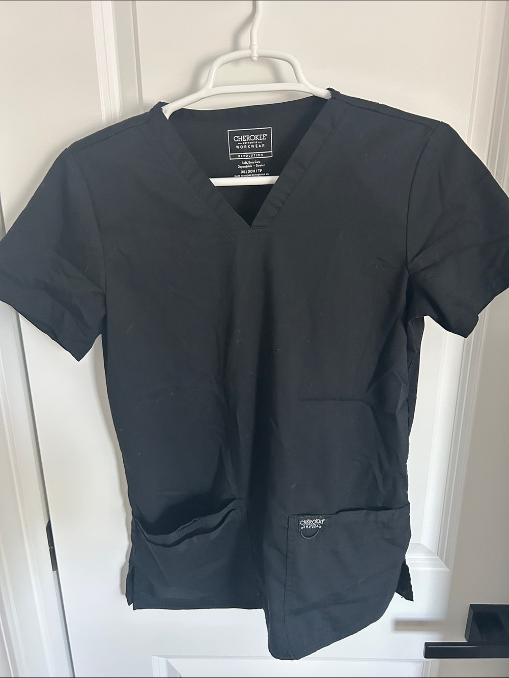 Cherokee Workwear Women’s V-Neck Scrub Top - Black